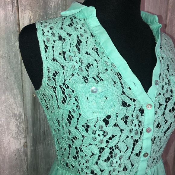 Floral lace dress - Picture 2 of 4